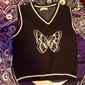 I’m selling a sweater vest for girls
